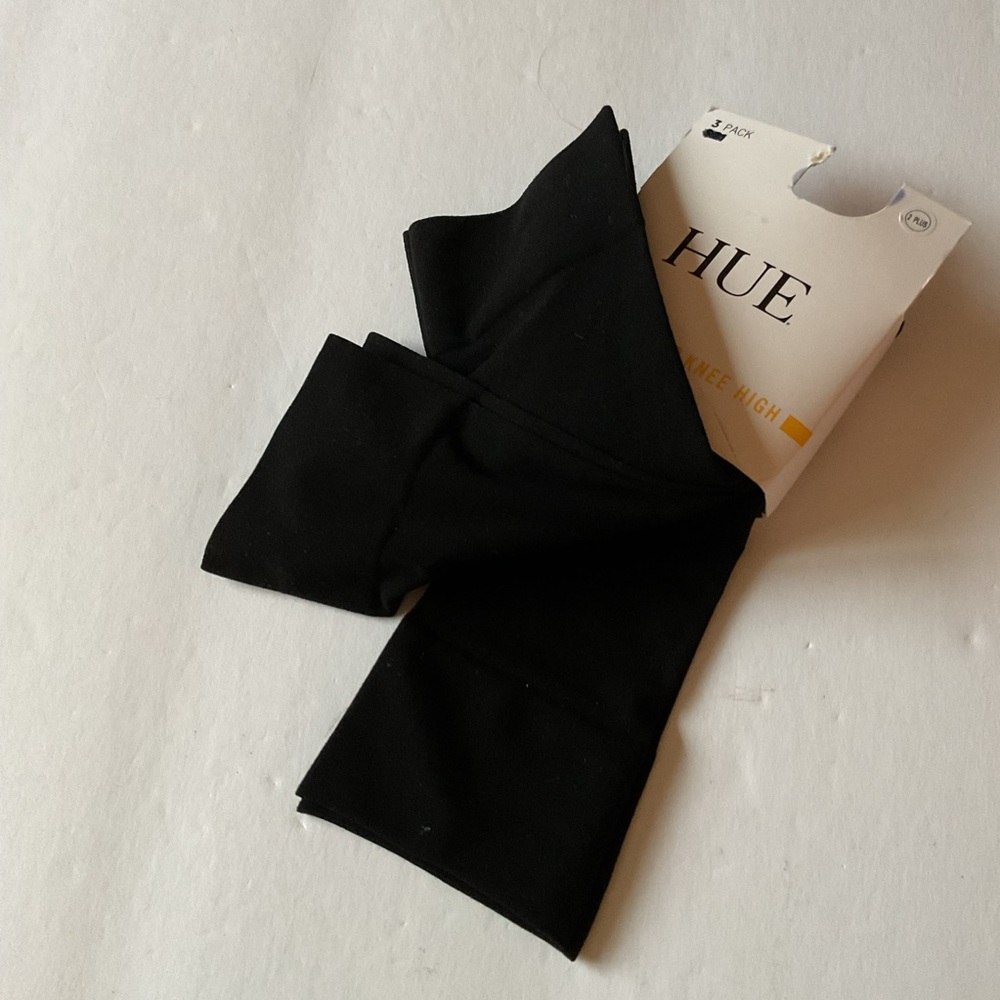 HUE WOMENS 3 PAIR PACK SOFT OPAQUE KNEE HIGH SOCKS BLACK SIZE 2 LARGY/XL NWT